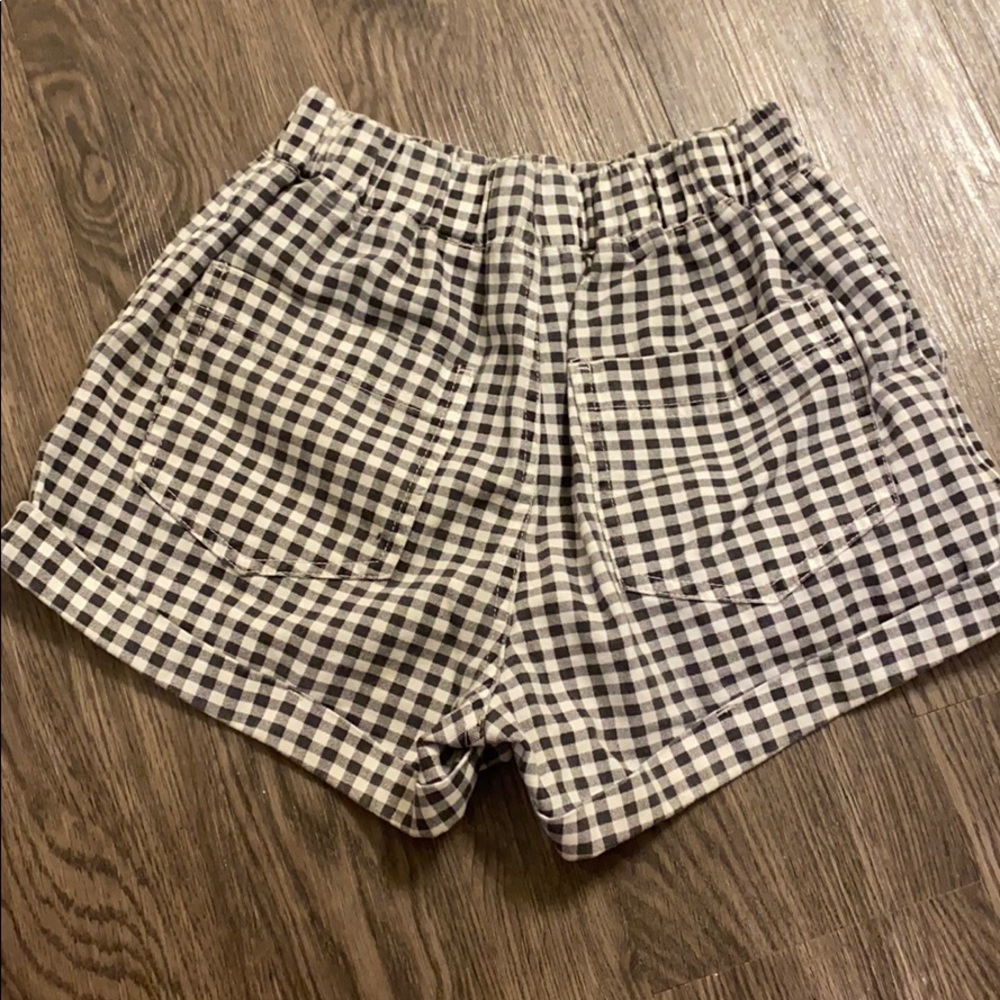 Shorts - Picture 3 of 4